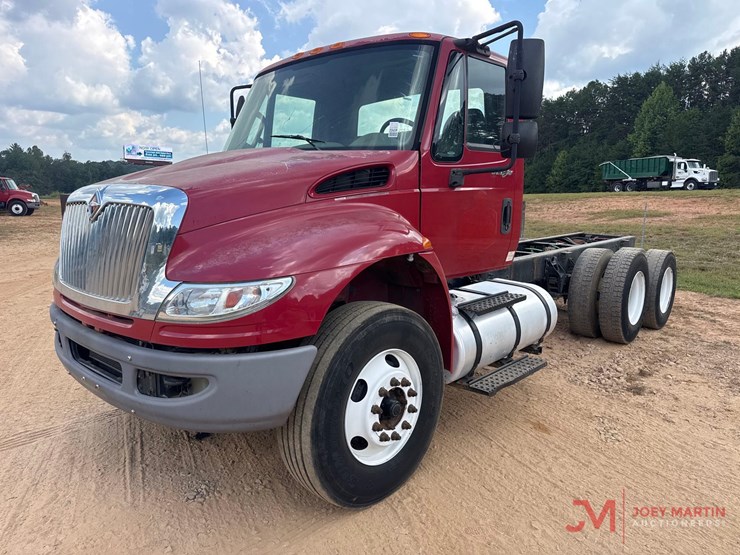 2014-international-durastar-4400-image-6