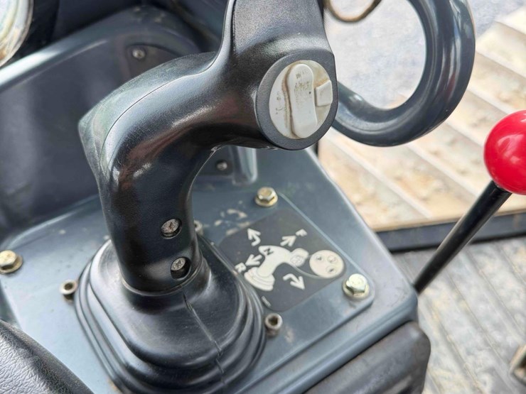 2014-deere-650k-lgp-image-26