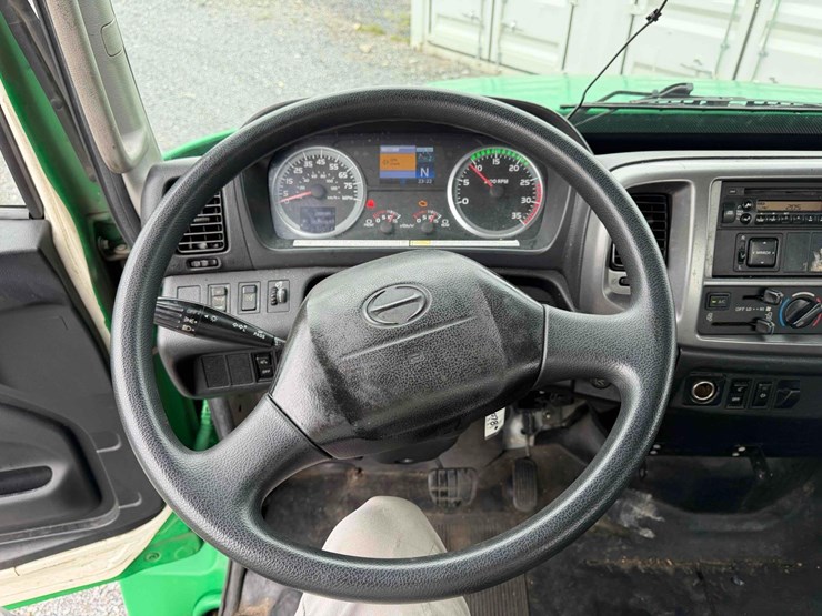 2013-hino-338-image-29