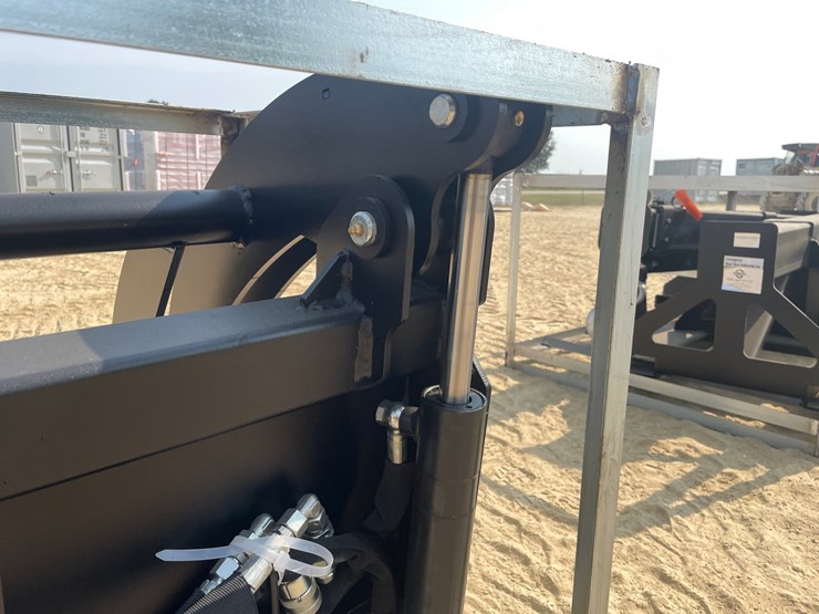 #2513-•-greatbear-skid-steer-mount-heavy-grass-fork-grapple-image-10