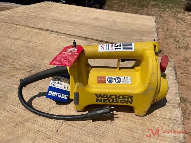 2-hp-concrete-vibrator-with-shoulder-strap-image-2