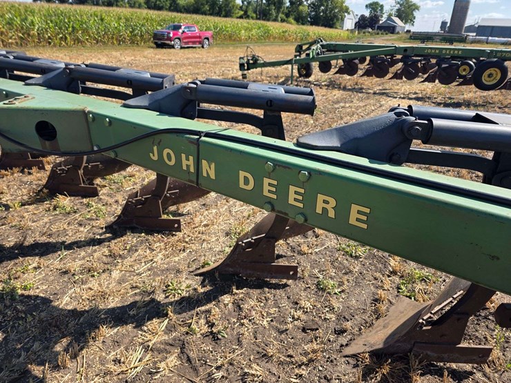 john-deere-2700-image-11