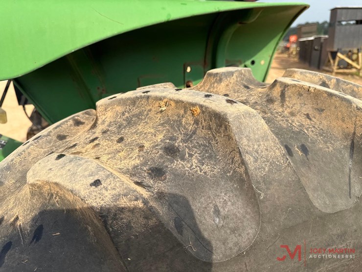 john-deere-2355-image-10