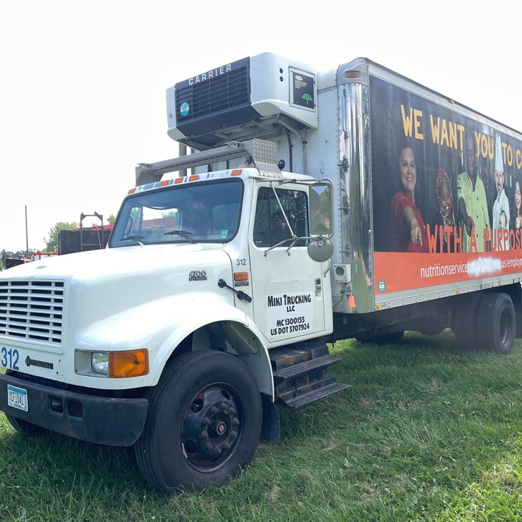 2002 INTERNATIONAL 4700