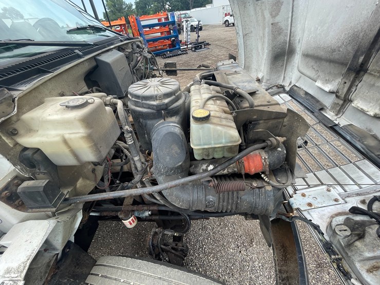 #2375-•-2000-gmc-c6500-utility-truck-(has-wi-title)-image-35