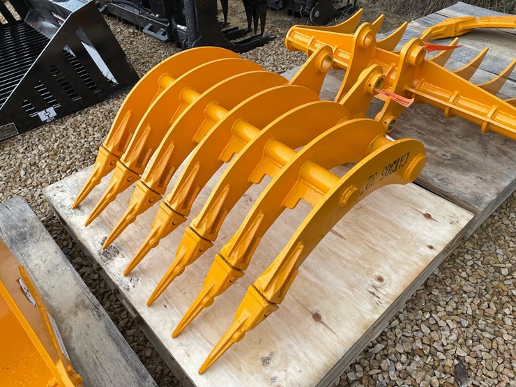 caterpillar-305-image-1