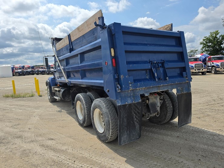 #25404-•-2003-mack-cv713-granite-tandem-axel-dump-truck-image-10