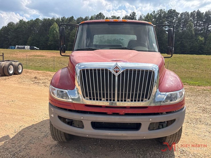 2014-international-durastar-4400-image-7