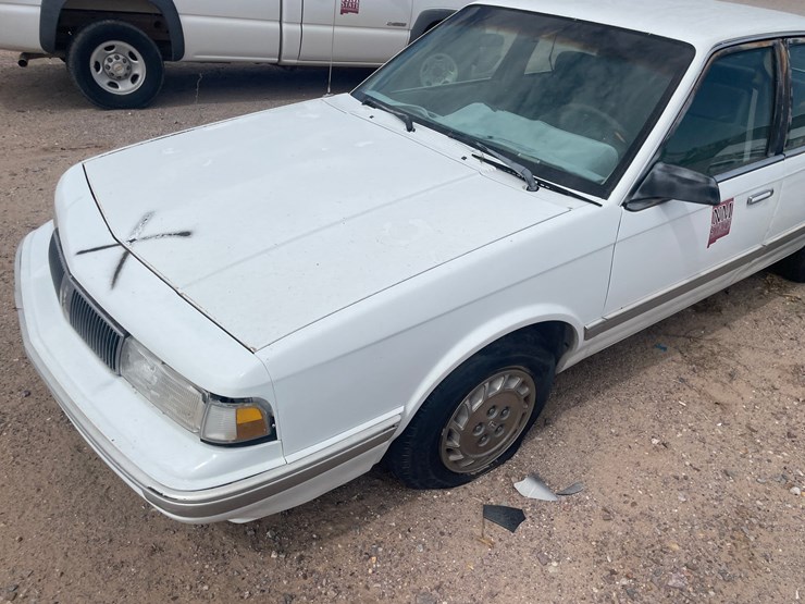 #1884-•-1994-pontiac-ciera,4-door-sedan-(has-nm-title)-(offsite-at-nmsu)-image-9