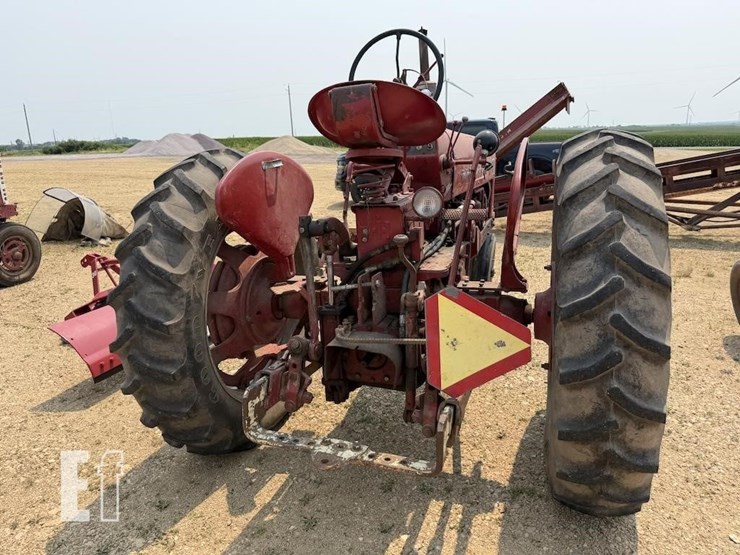1955-farmall-300-image-5