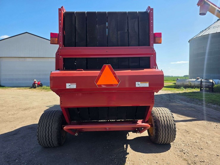 2009-new-holland-br7090-image-41