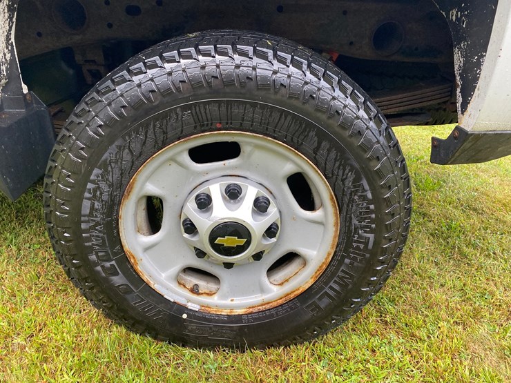 2015-chevrolet-2500-image-18