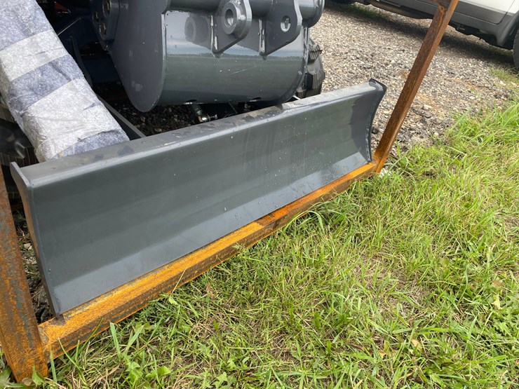 #2970-•-landhonor-mini-excavator-image-11