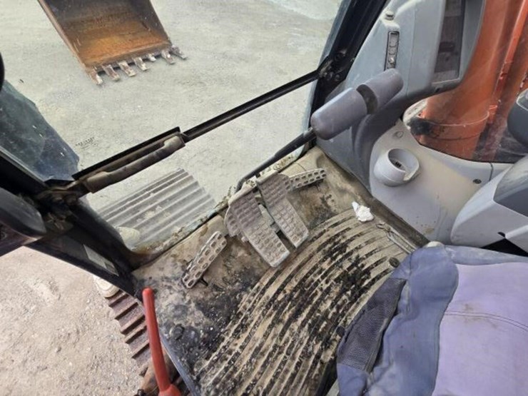 2016-hitachi-zx350-lc-image-59