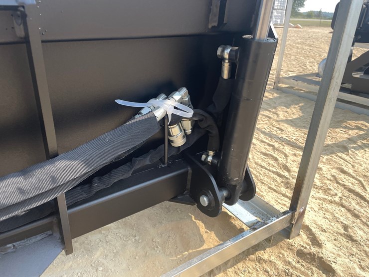 #2513-•-greatbear-skid-steer-mount-heavy-grass-fork-grapple-image-11