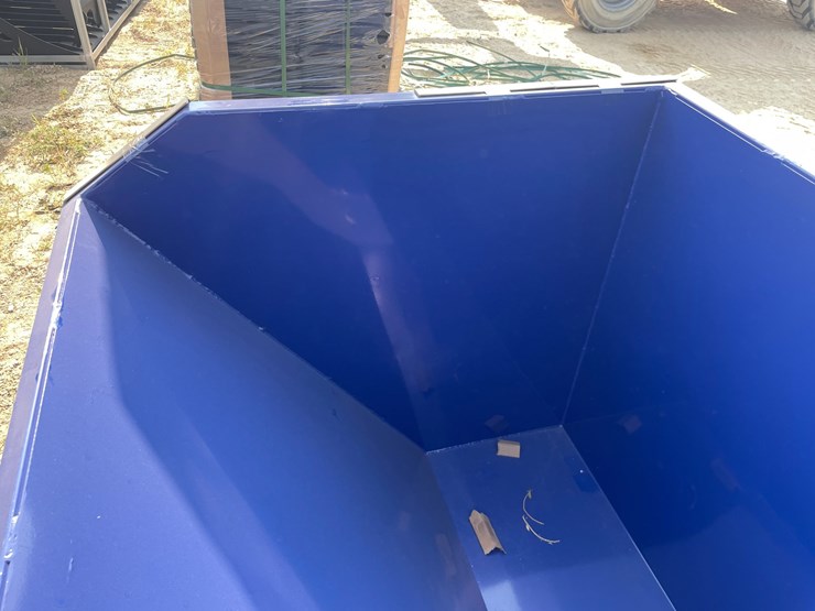 #2522-•-greatbear-self-dumping-hopper-image-9