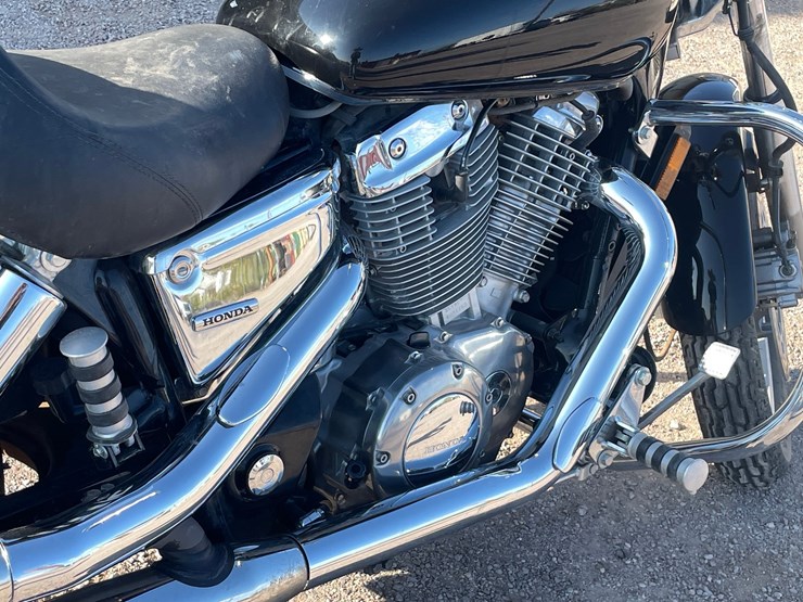 #1863-•-2006-honda-vt1100-(has-nm-title)-image-27