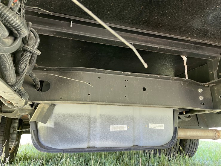 2021-ford-e350-image-92