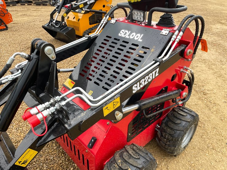 #1264-•-sdlool-skid-steer-loader-image-11
