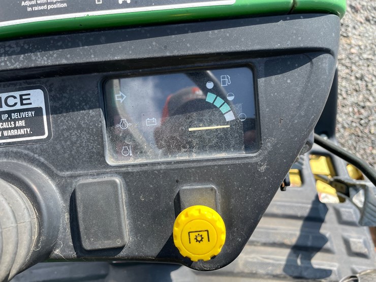 2010-john-deere-2305-image-39