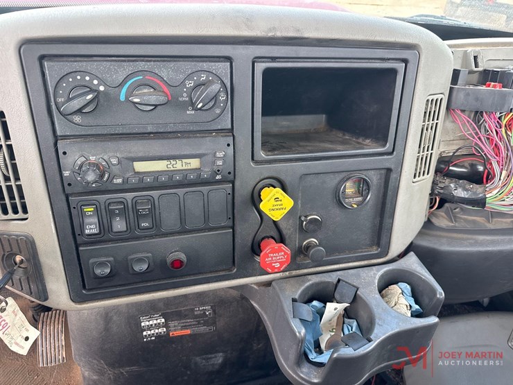 2014-international-durastar-4400-image-28