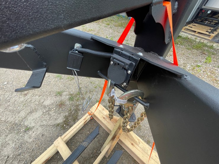 #6319-•-gooseneck-adapter-hitch-(green-bay,-wi)-image-32