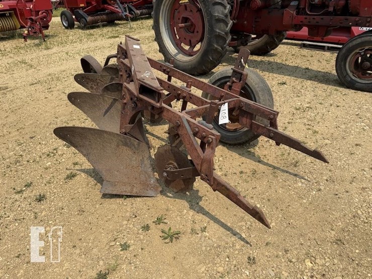 international-plow-image-3