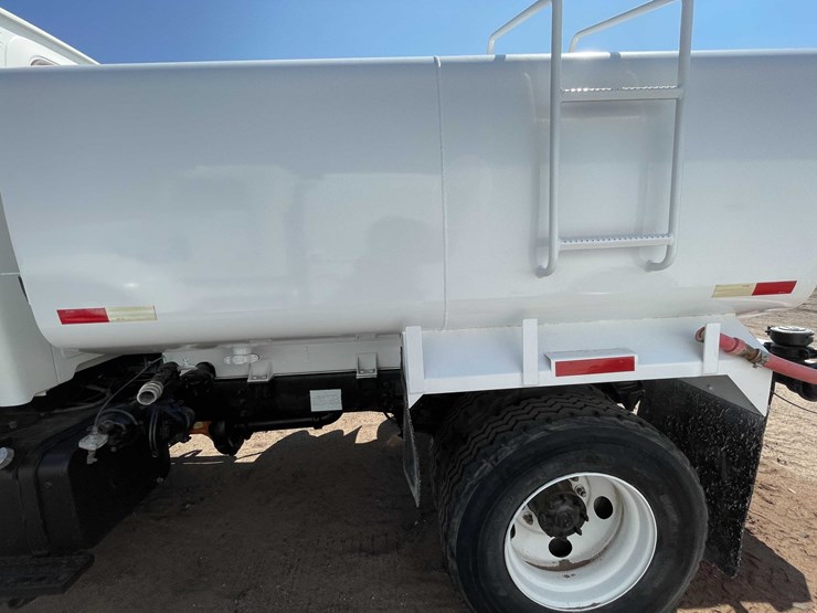 #1851-•-2000-sterling-7500-water-tank-truck-(has-nm-title)-image-18