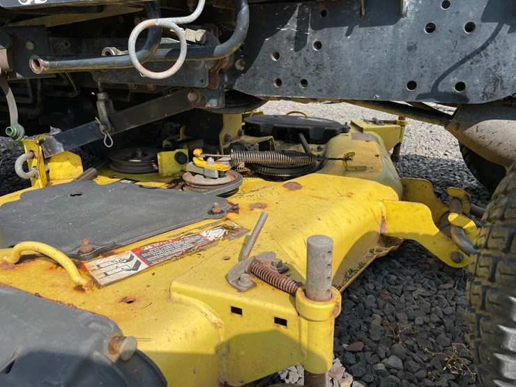 2010-john-deere-2305-image-30