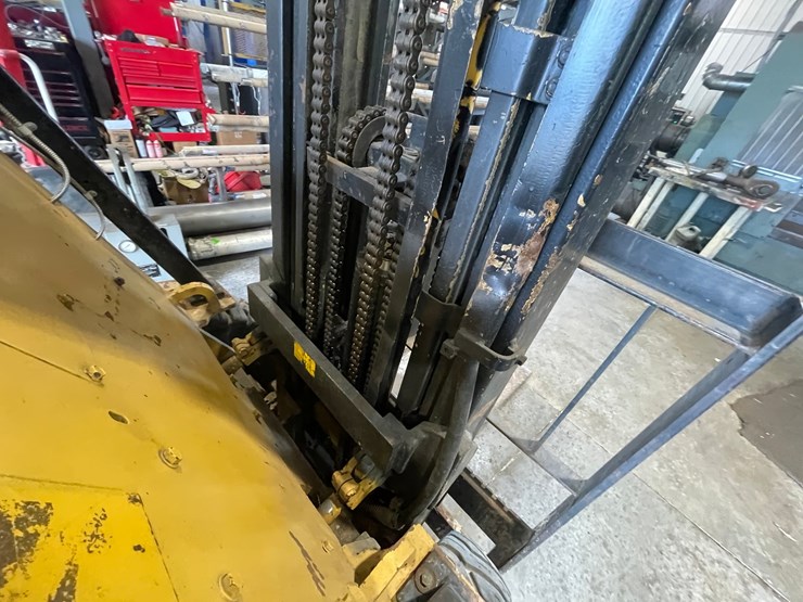 #133-•-cat-pneumatic-forklift-(shawano,-wi)-image-33