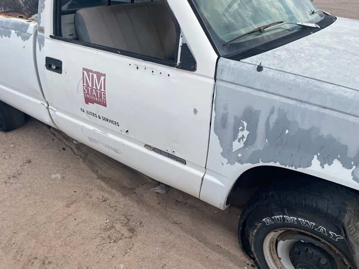 #1875-•-1992-chevy-1/2-ton-pickup-truck-(has-nm-title)-(offsite-at-nmsu)-image-22