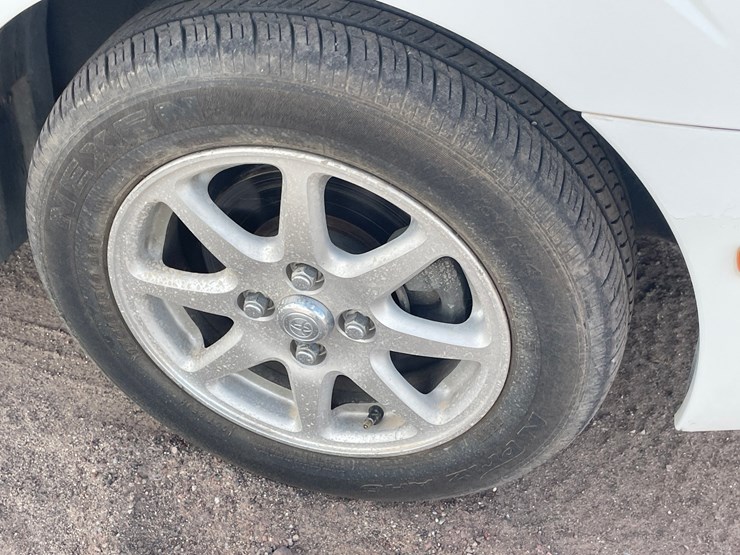 #1853-•-2002-toyota-prius-(title-in-delay)-image-60