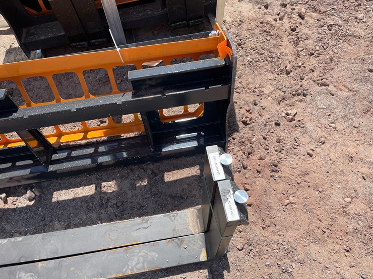 #2419-•-unused-2026-landhonor-pallet-fork-attachment-image-3