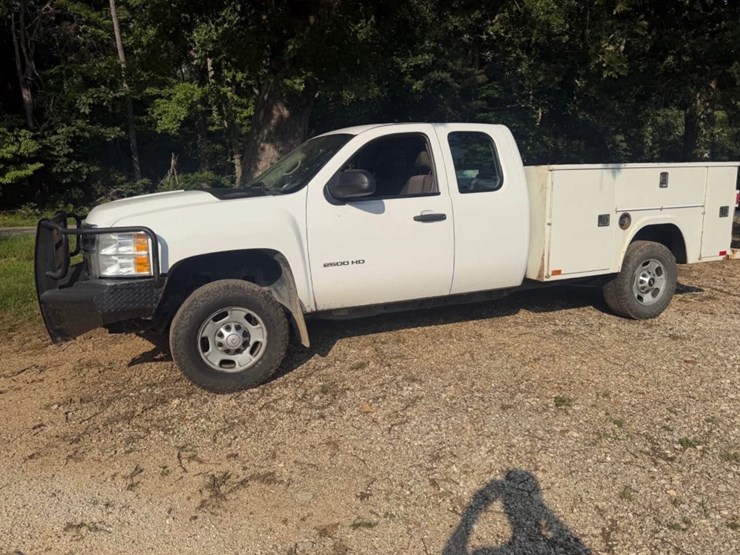 2013-chevrolet-2500hd-image-1
