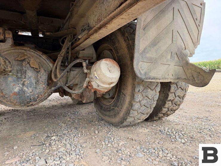 2002-sterling-l9500-image-32