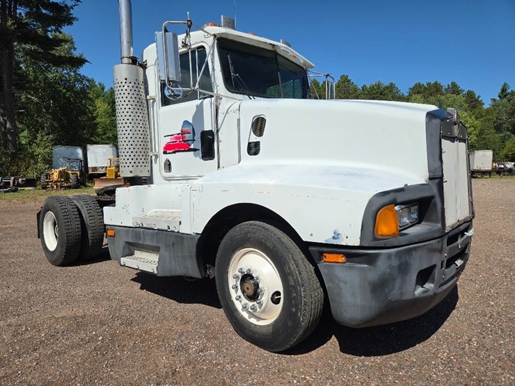 1988-kenworth-t600-image-3