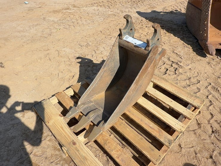 john-deere-12-image-1