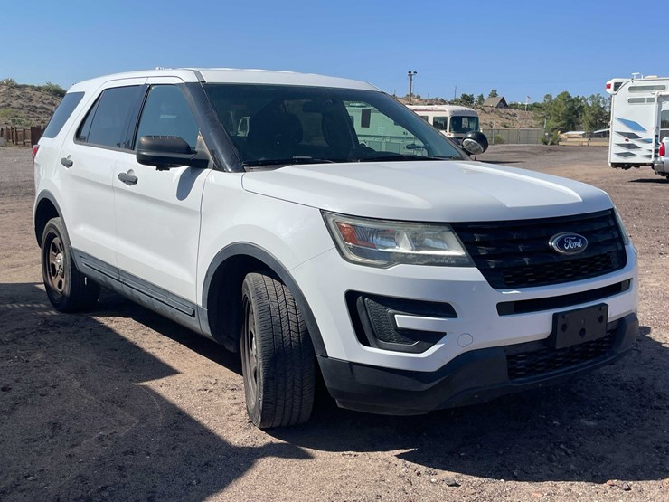 2017-ford-explorer-image-61