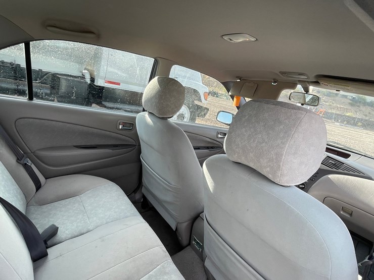 #1853-•-2002-toyota-prius-(title-in-delay)-image-74