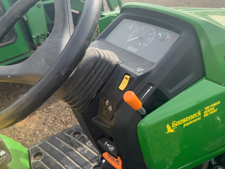 john-deere-1025-image-15