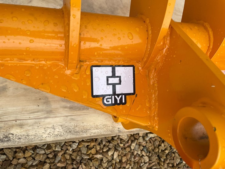 caterpillar-305-image-11