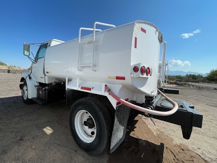 #1851-•-2000-sterling-7500-water-tank-truck-(has-nm-title)-image-14