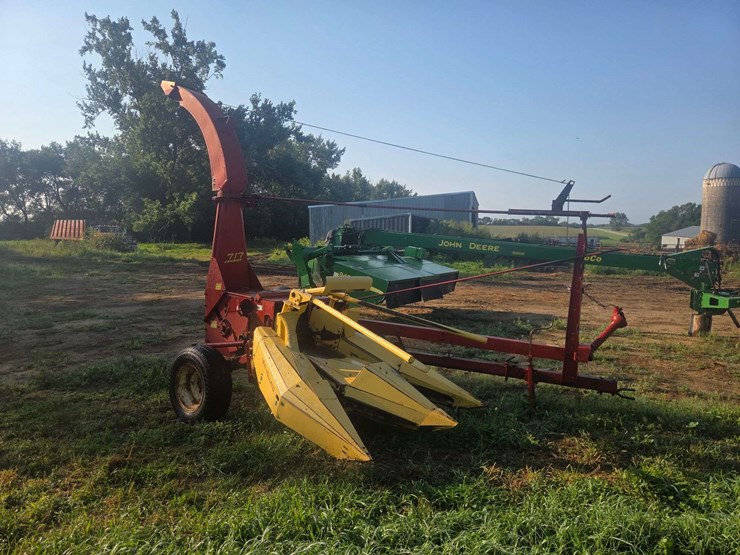 new-holland-super-717-image-1