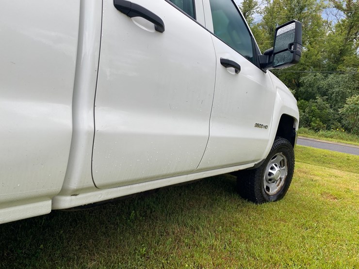 2015-chevrolet-2500-image-27
