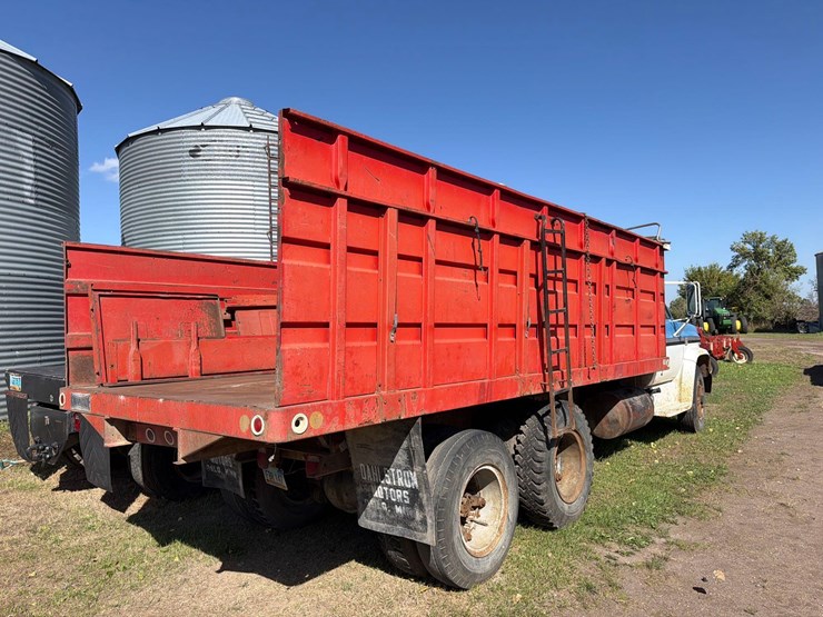 ford-9000-image-5