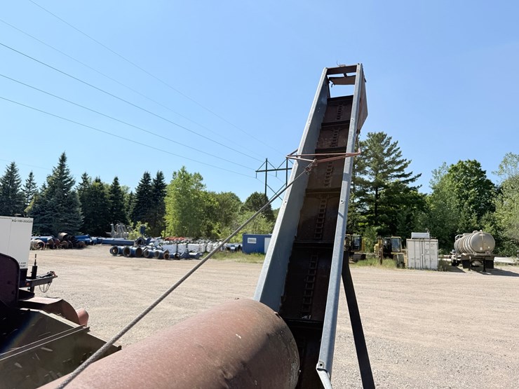 #621-•-new-idea-corn-picker-(rogers,-mn)-image-5