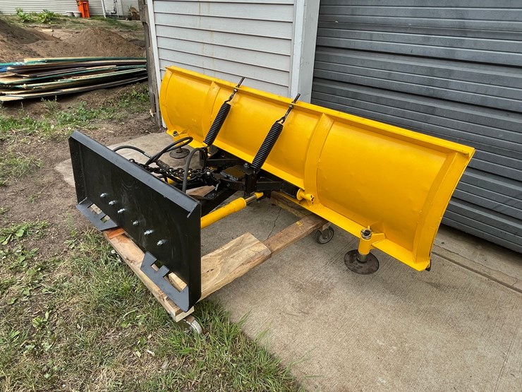 #511-•-meyers-7'-6"-skid-steer-mount-snow-plow-(eau-claire,-wi)-image-1