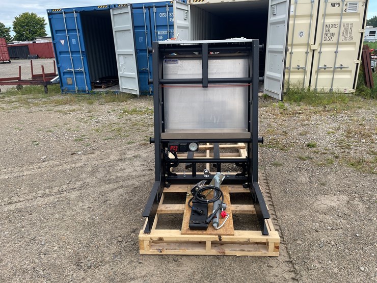 #6319-•-gooseneck-adapter-hitch-(green-bay,-wi)-image-6