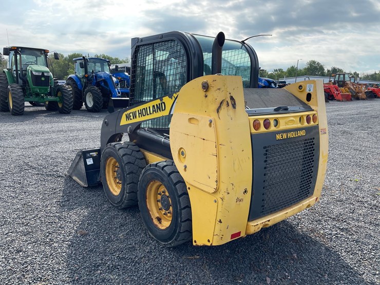 2021-new-holland-l316-image-3