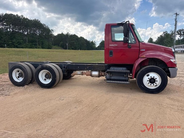 2014-international-durastar-4400-image-2